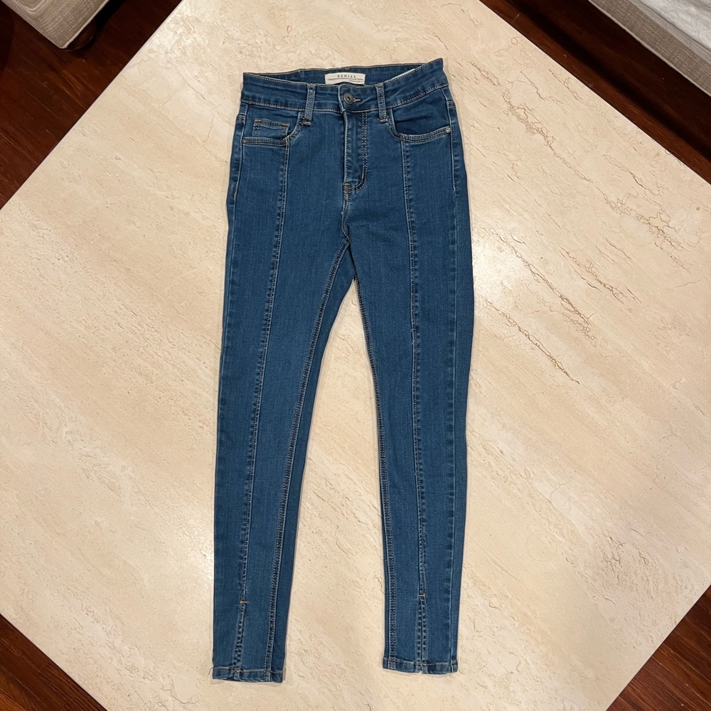 Redial Premium Collection With Front Split - image 1